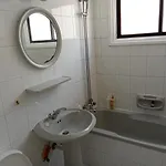 アパート 2 Bedroom In Makenzi