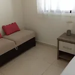 2 Bedroom In Makenzi アパート