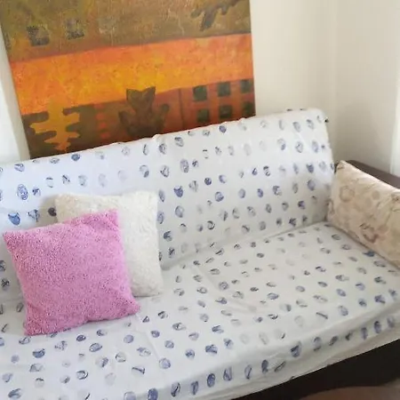 Апартаменти 2 Bedroom In Makenzi