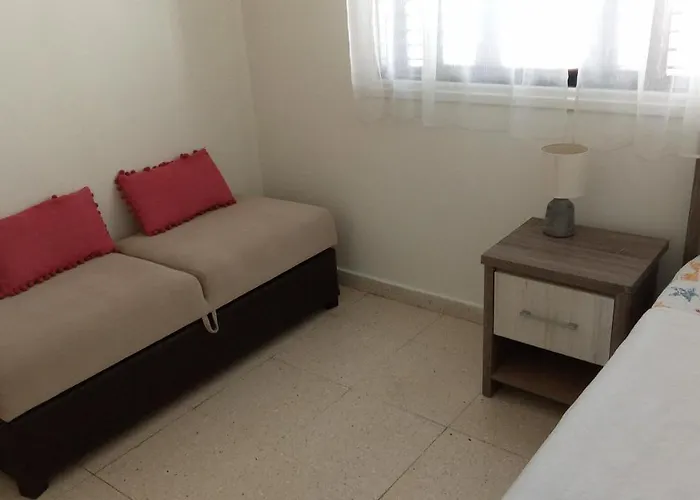 2 Bedroom In Makenzi דירה